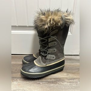 Women’s Sorel Boots size 8. New without tags.